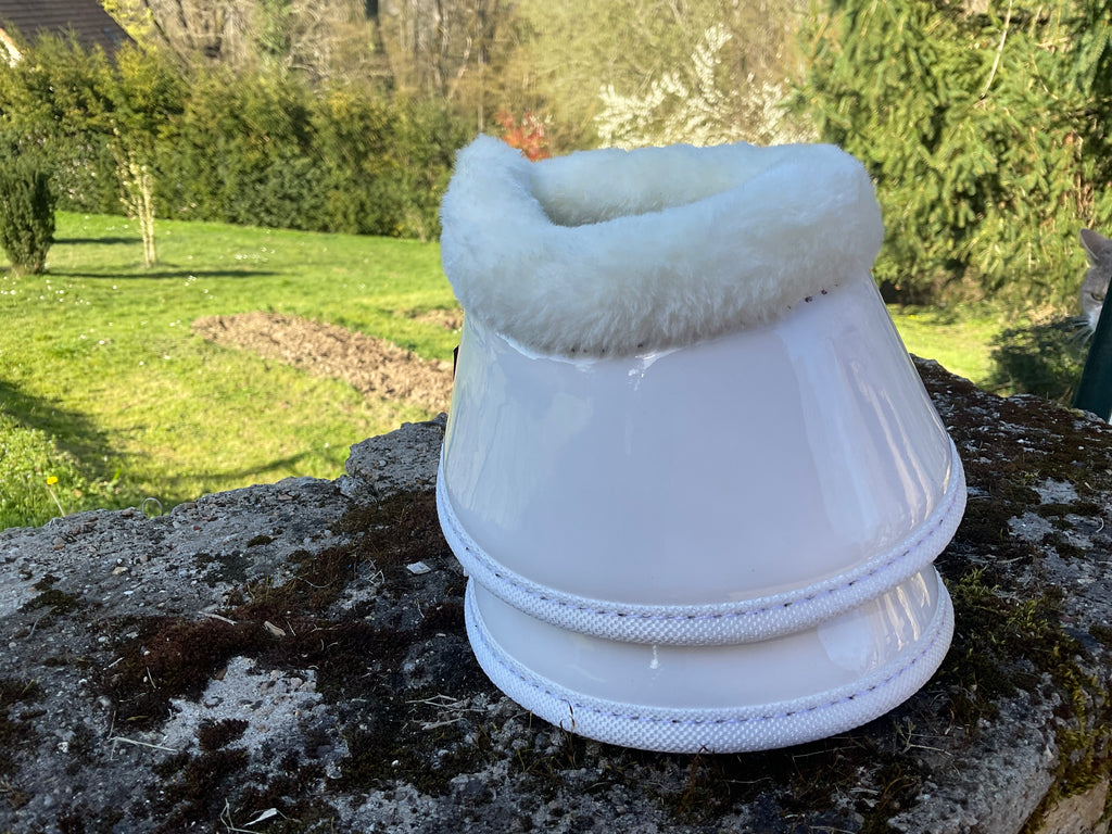 Cloches mouton synthetique
