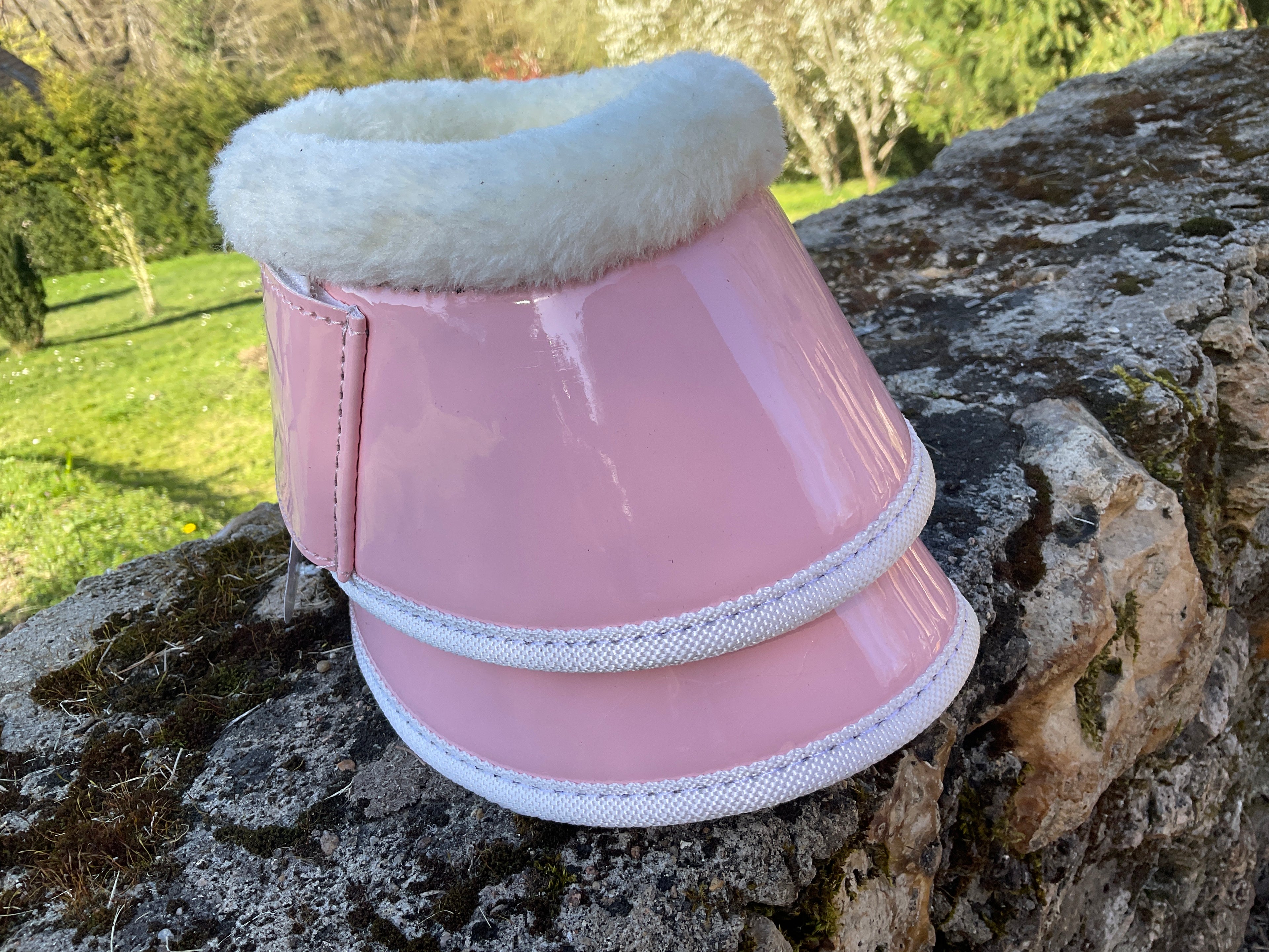 Cloches mouton synthetique